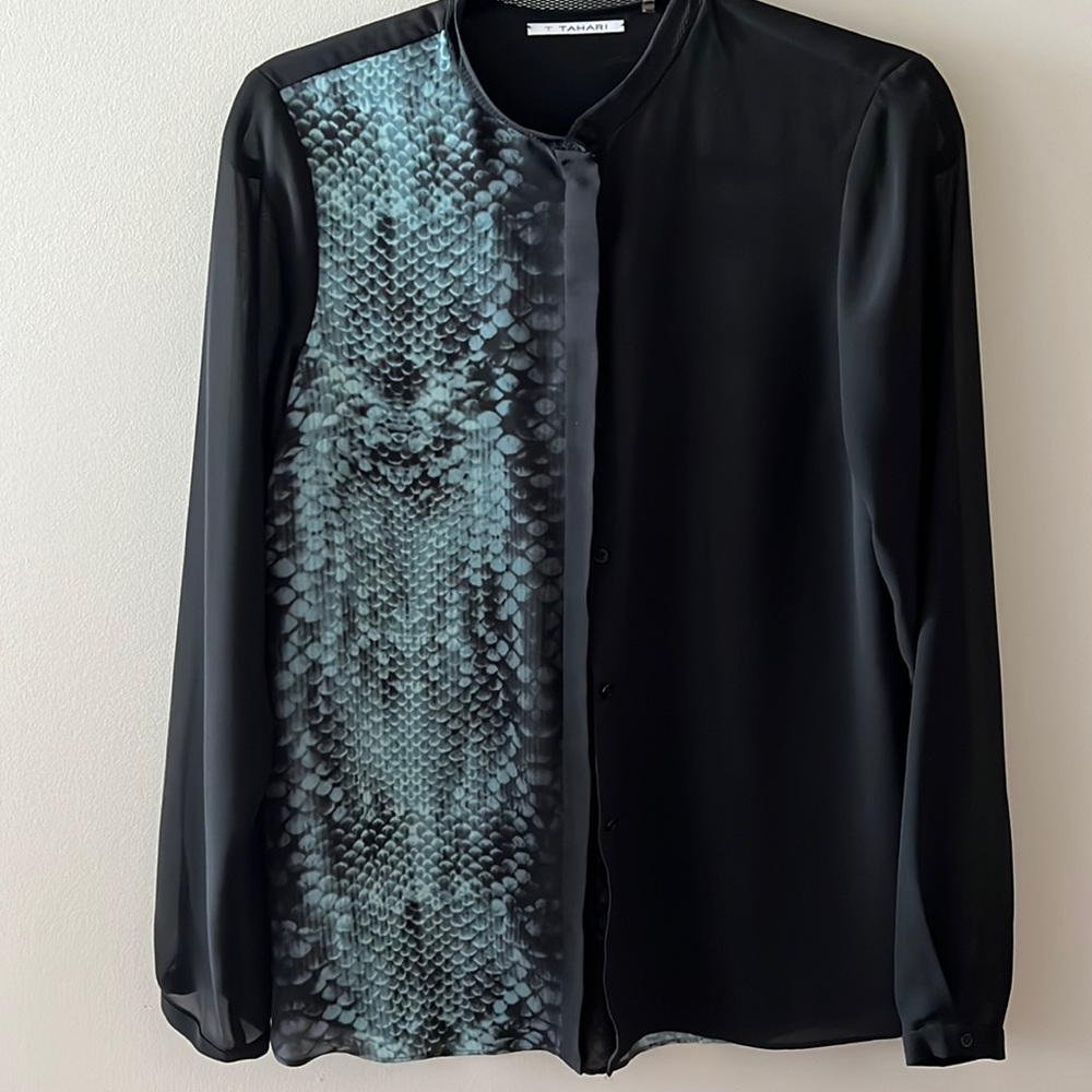 Tahari aqua blue snake print panel blouse S